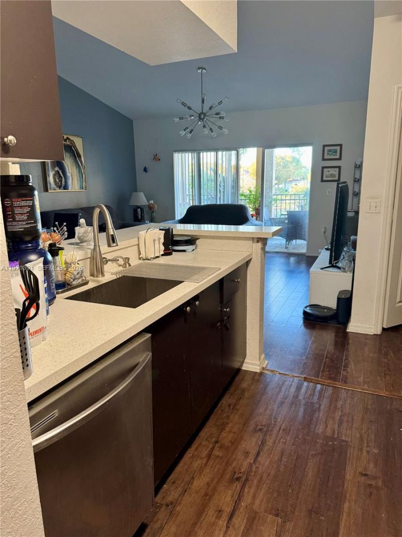 2517 Centergate Dr, Unit 203, Miramar, FL 33025 Photo