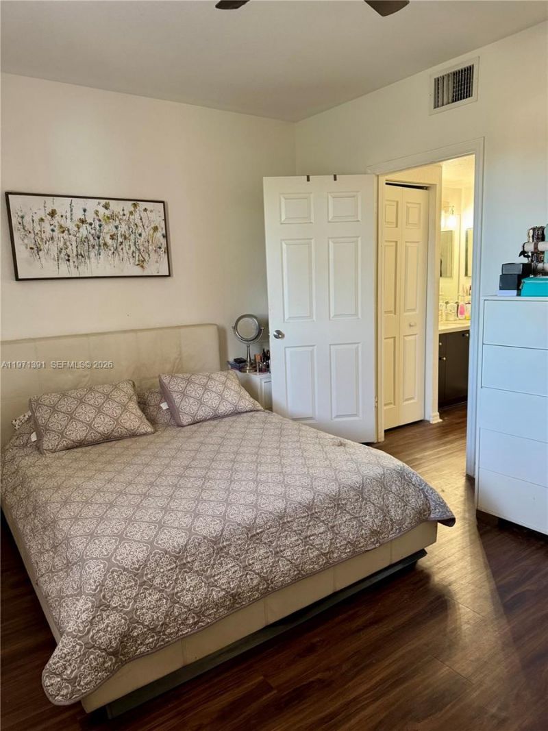 2517 Centergate Dr, Unit 203, Miramar, FL 33025 Photo