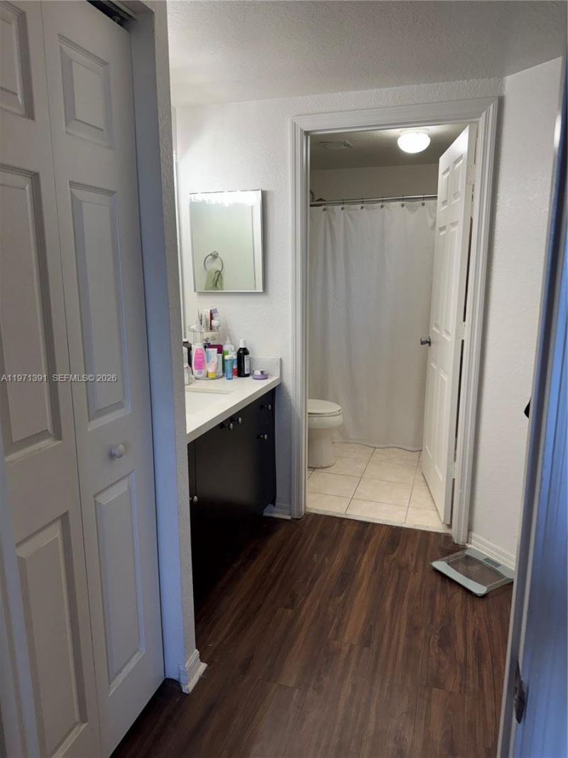 2517 Centergate Dr, Unit 203, Miramar, FL 33025 Photo