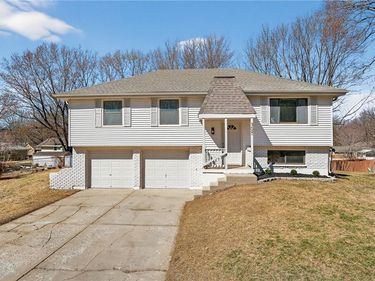 309 SE Avon Street, Blue Springs, MO 64014