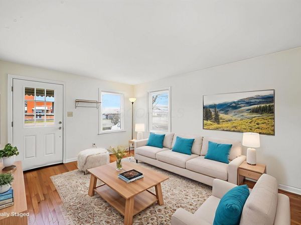 925 Kinnear Road, Columbus, OH 43212