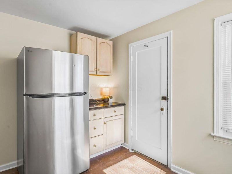 925 Kinnear Road, Columbus, OH 43212 Photo 11