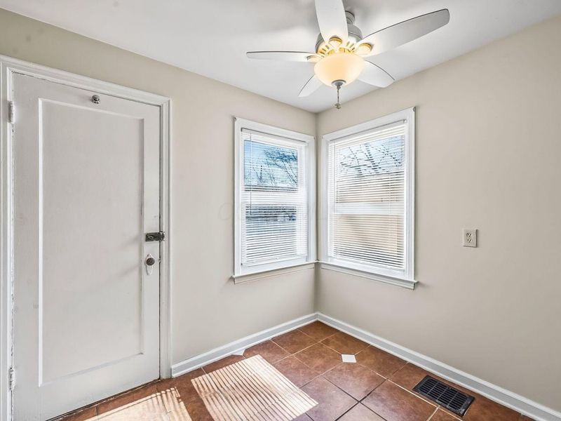 925 Kinnear Road, Columbus, OH 43212 Photo 8