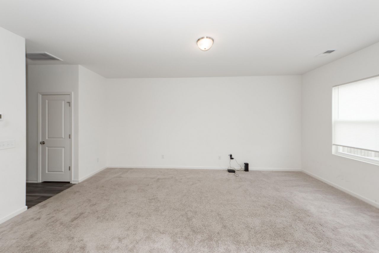 465 Pender Woods Drive Photo 5