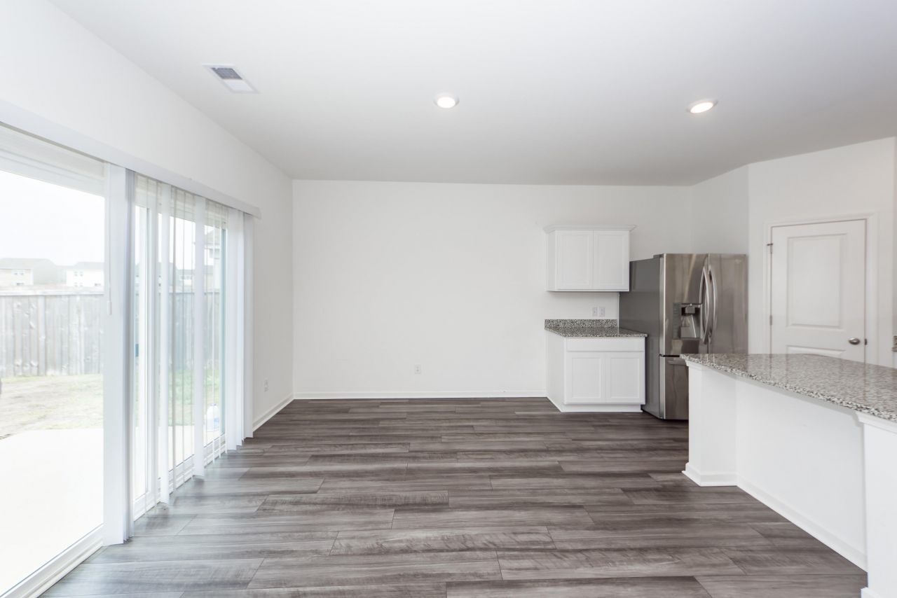 465 Pender Woods Drive Photo 9