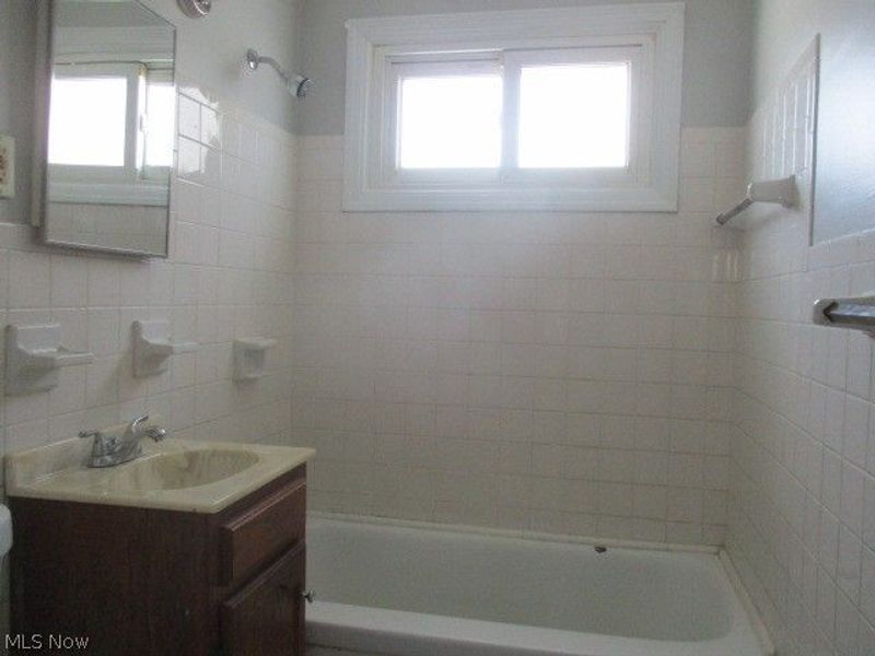 5603 Allanwood Drive, Parma, OH 44129 Photo 14