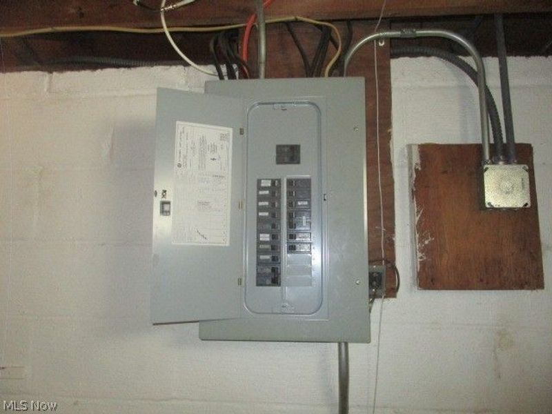 5603 Allanwood Drive, Parma, OH 44129 Photo 18