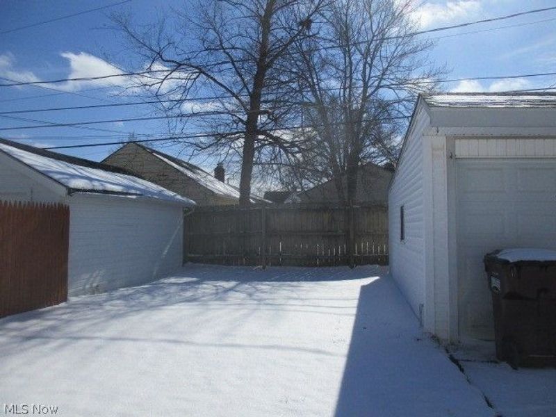 5603 Allanwood Drive, Parma, OH 44129 Photo 4