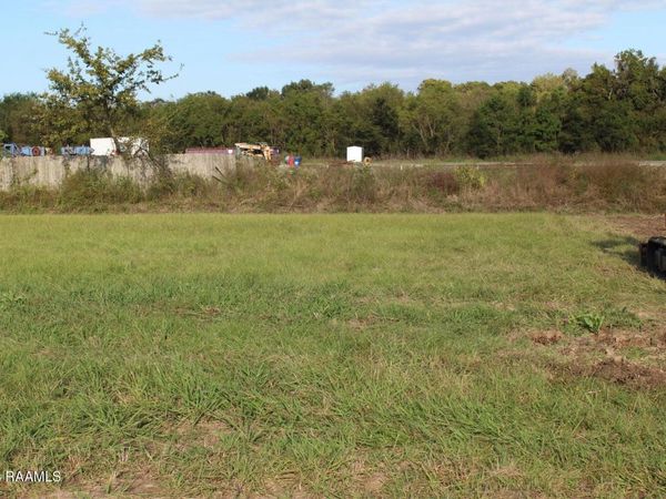 212 Laurelwood Drive, Lafayette, LA 70501