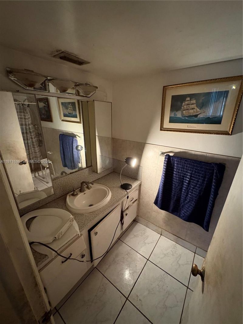 1401 NE 191st St, Unit D204, Miami, FL 33179 Photo