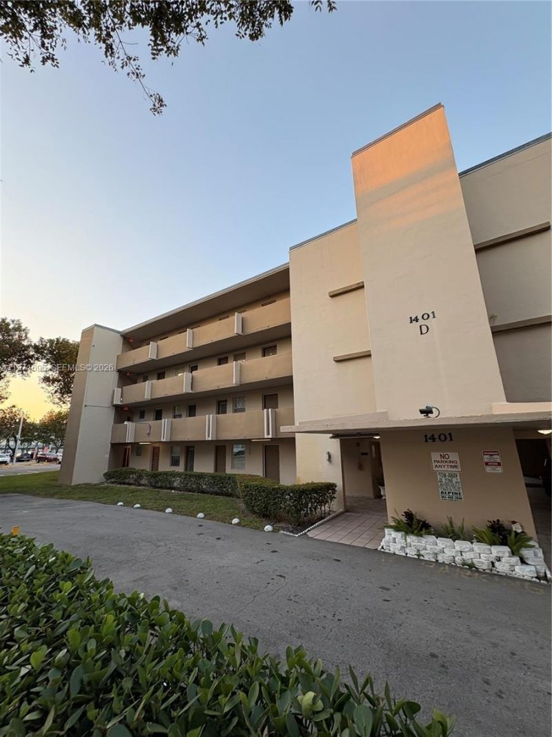 1401 NE 191st St, Unit D204, Miami, FL 33179 Photo
