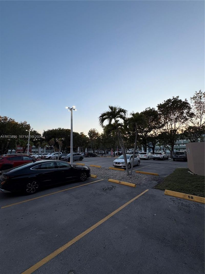 1401 NE 191st St, Unit D204, Miami, FL 33179 Photo