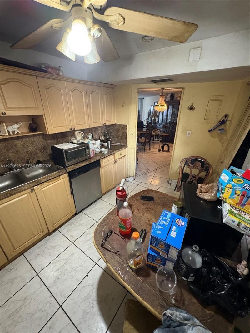 1401 NE 191st St, Unit D204, Miami, FL 33179 Photo