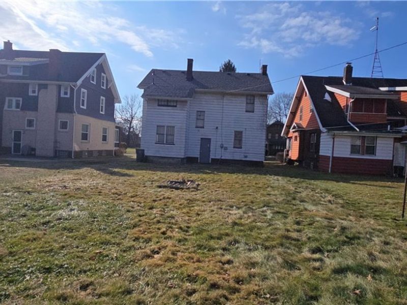 370 Lora Avenue, Youngstown, OH 44504 Photo 3