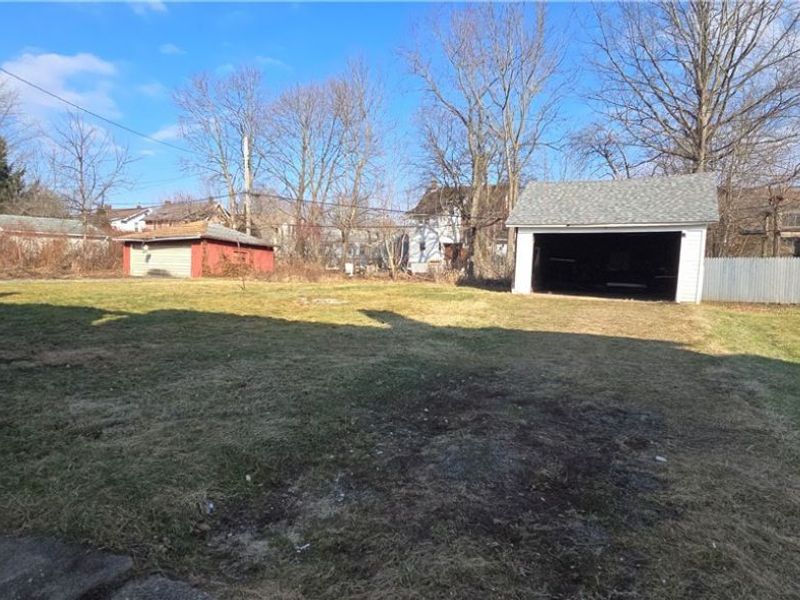 370 Lora Avenue, Youngstown, OH 44504 Photo 4