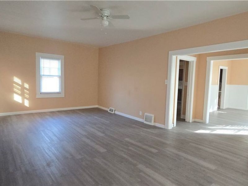 370 Lora Avenue, Youngstown, OH 44504 Photo 9