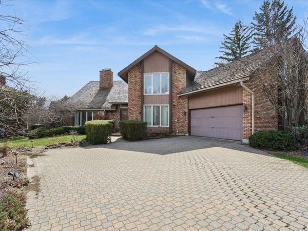 2715 35th Street, Oak Brook, IL 60523