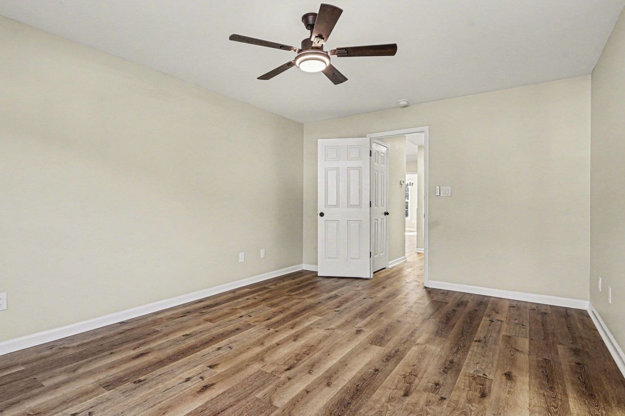 1127 Lancelot Ln. Photo 9