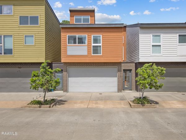 310 Highland Oaks Lane , Lafayette, LA 70508