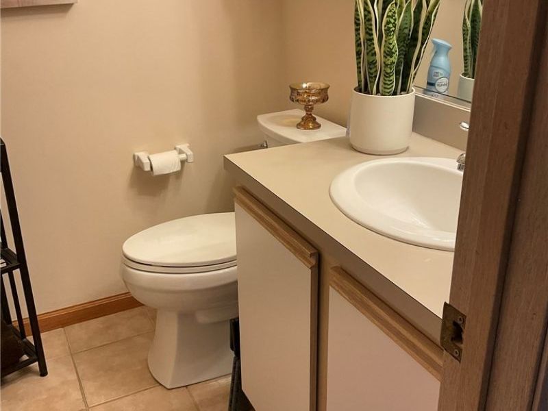 8050 Harbor Creek Drive, Unit 1802, Mentor on the Lake, OH 44060 Photo 7