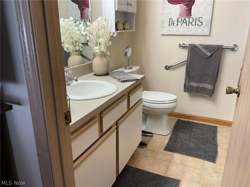 8050 Harbor Creek Drive, Unit 1802, Mentor on the Lake, OH 44060 Photo 8