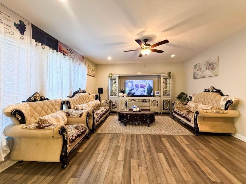 7844 Oldham Drive, Reynoldsburg, OH 43068 Photo 3