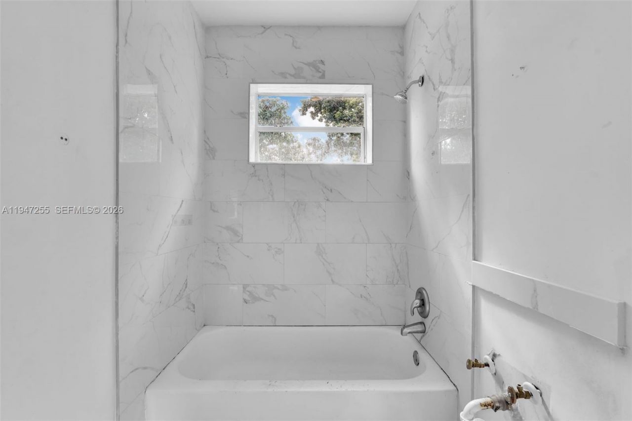 1360 NW 117th St , Miami, FL 33167 Photo