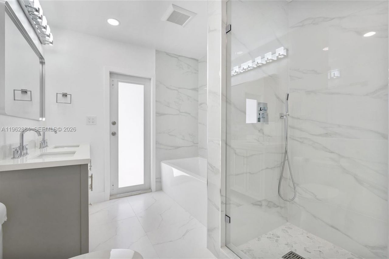 5711 NE 20th Ter, Fort Lauderdale, FL 33308 Photo