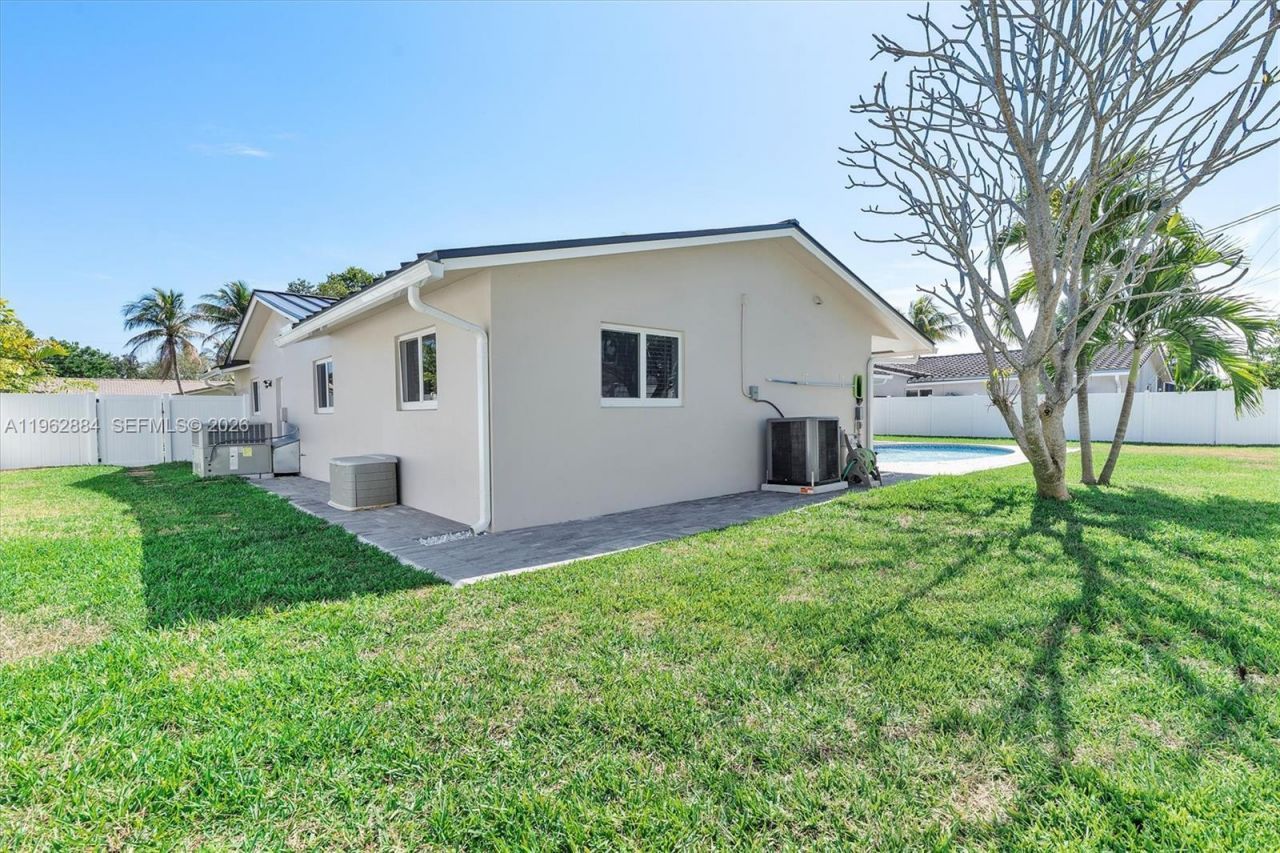 5711 NE 20th Ter, Fort Lauderdale, FL 33308 Photo