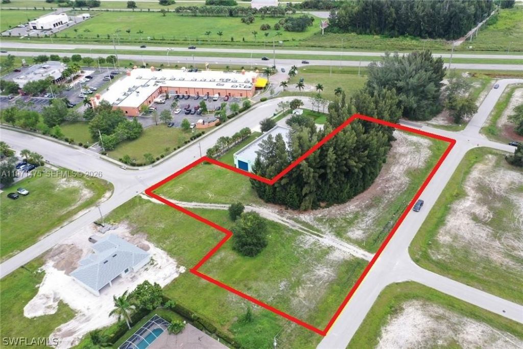 302 SW 7th Ct, Cape Coral, FL 33991 Photo