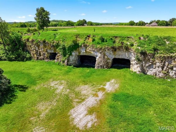 2662 North Highway 79, Elsberry, MO 63343