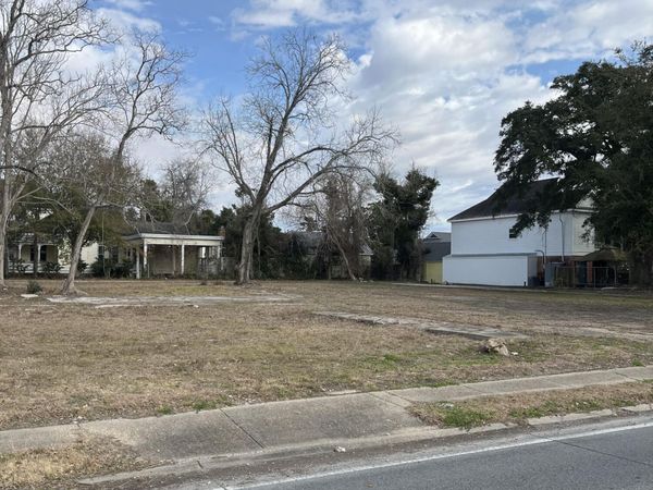 303 Charity Street , Abbeville, LA 70510