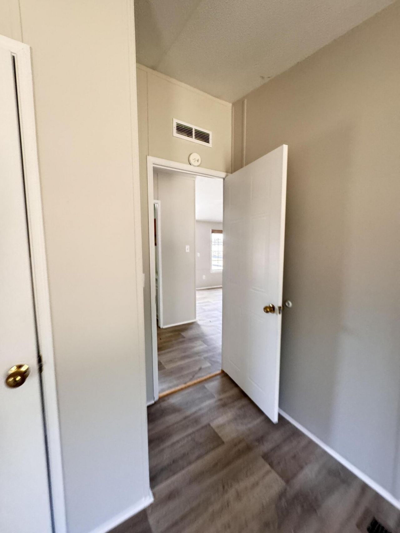 978 Stokes Road Photo 25