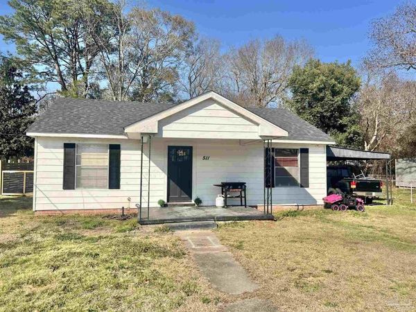 511 E Craig St, Atmore, AL 36502