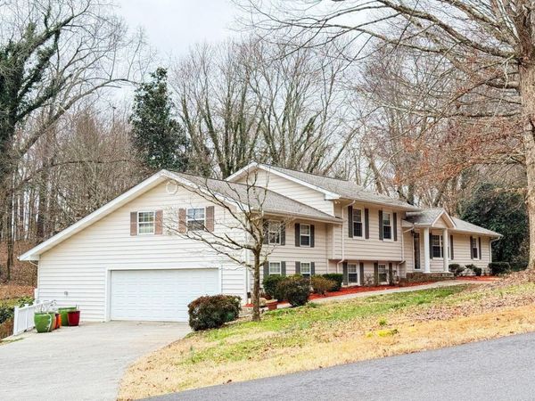 1515 Crestway Drive, Athens, TN 37303