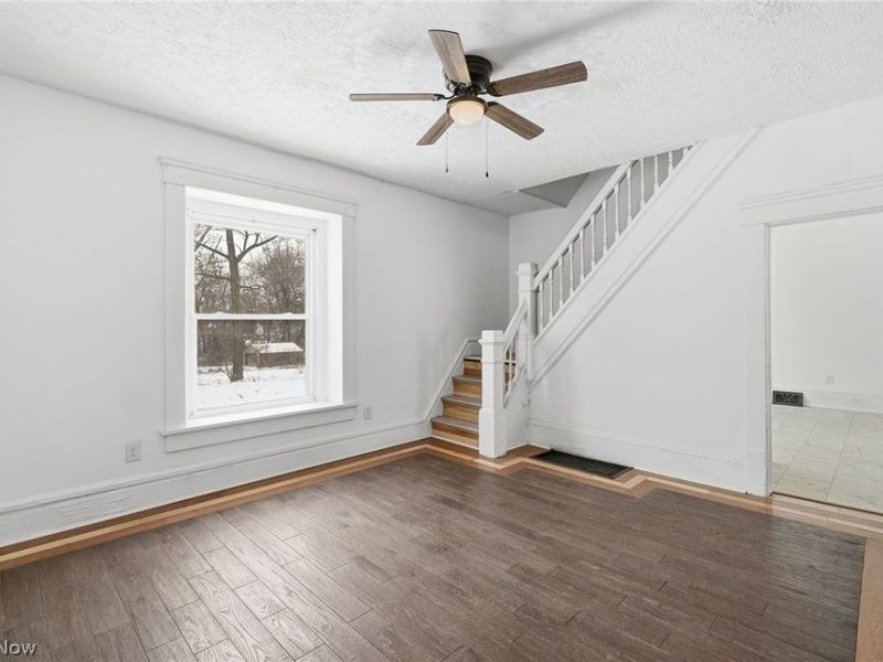 480 Bell Street, Akron, OH 44307 Photo 5