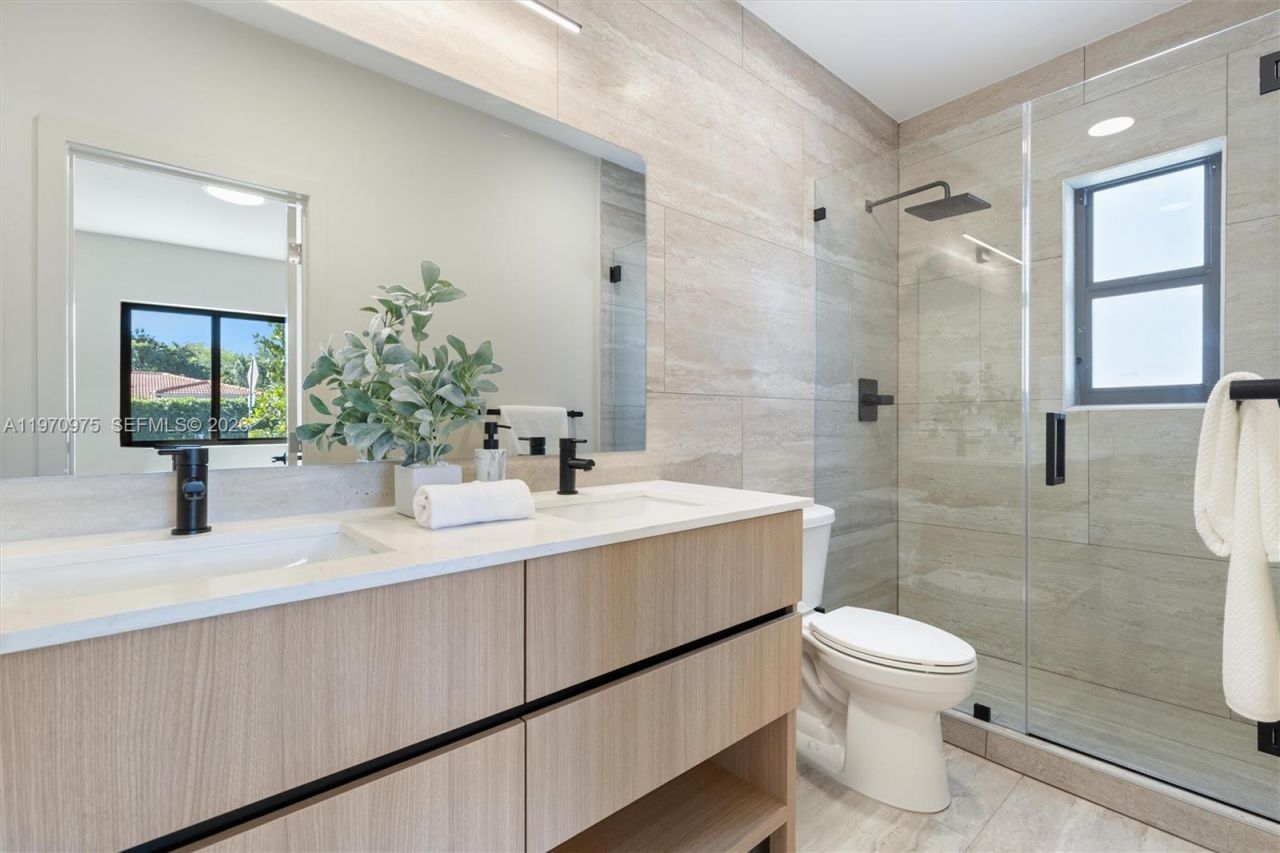 2385 SW 22nd Ter, Miami, FL 33145 Photo