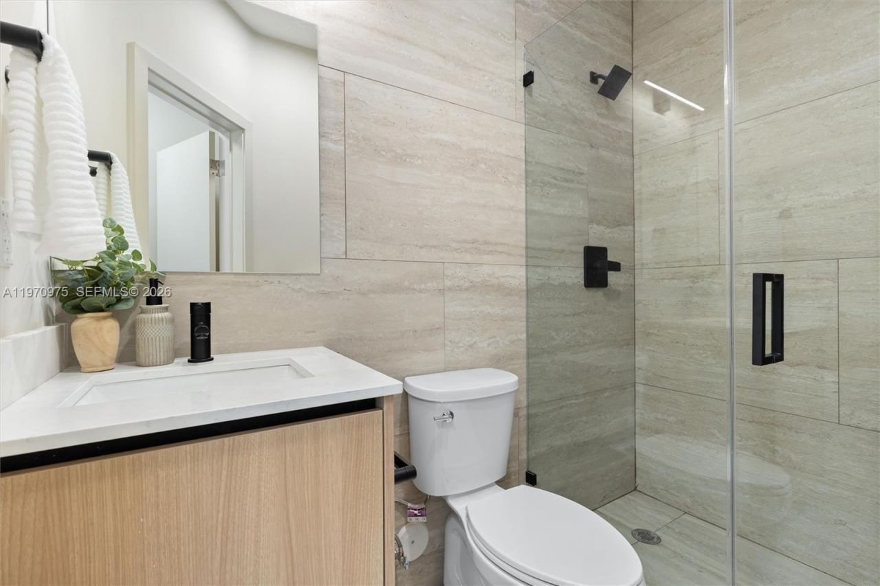 2385 SW 22nd Ter, Miami, FL 33145 Photo