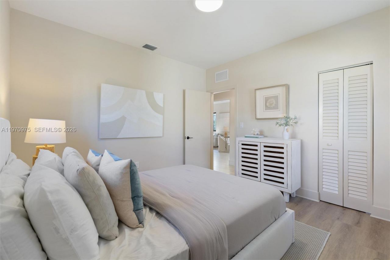 2385 SW 22nd Ter, Miami, FL 33145 Photo