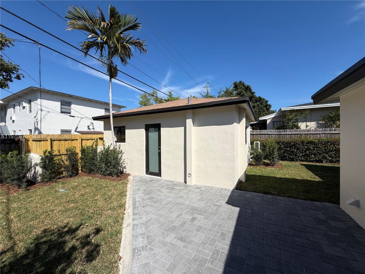 2385 SW 22nd Ter, Miami, FL 33145 Photo