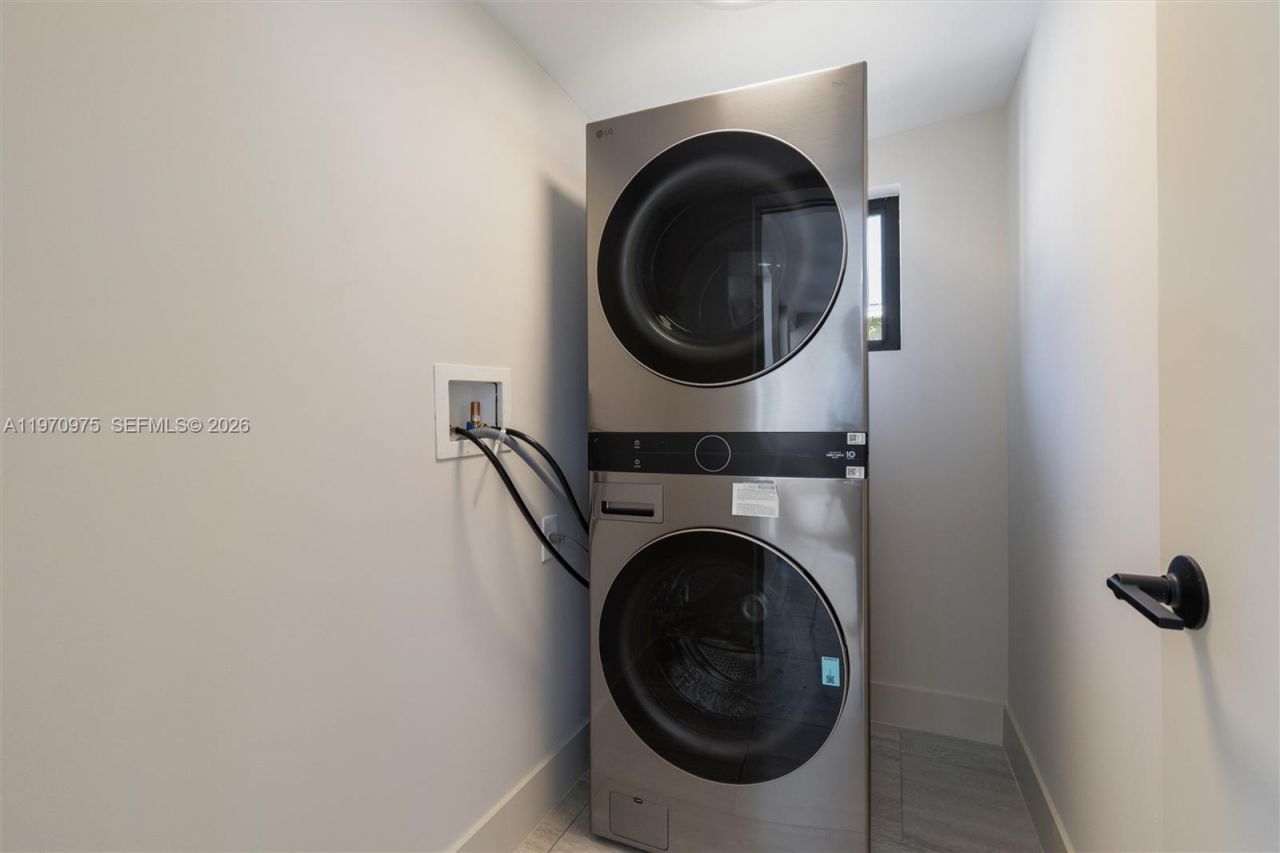 2385 SW 22nd Ter, Miami, FL 33145 Photo