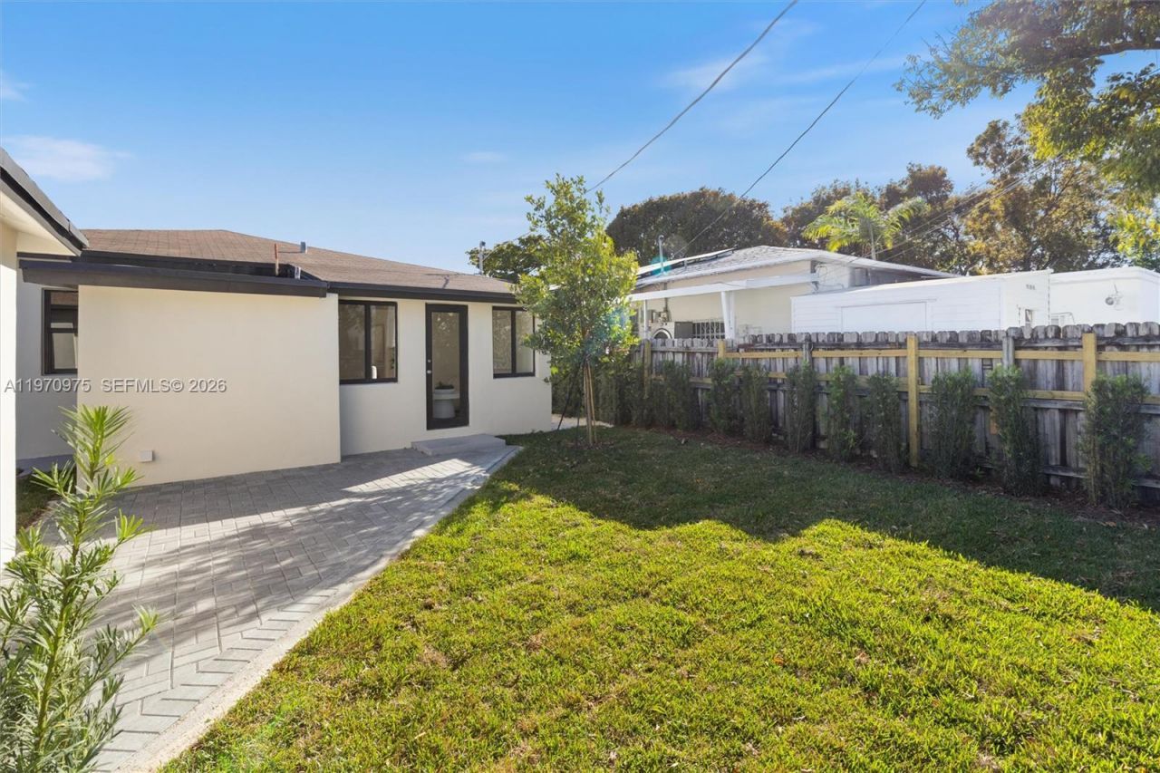 2385 SW 22nd Ter, Miami, FL 33145 Photo