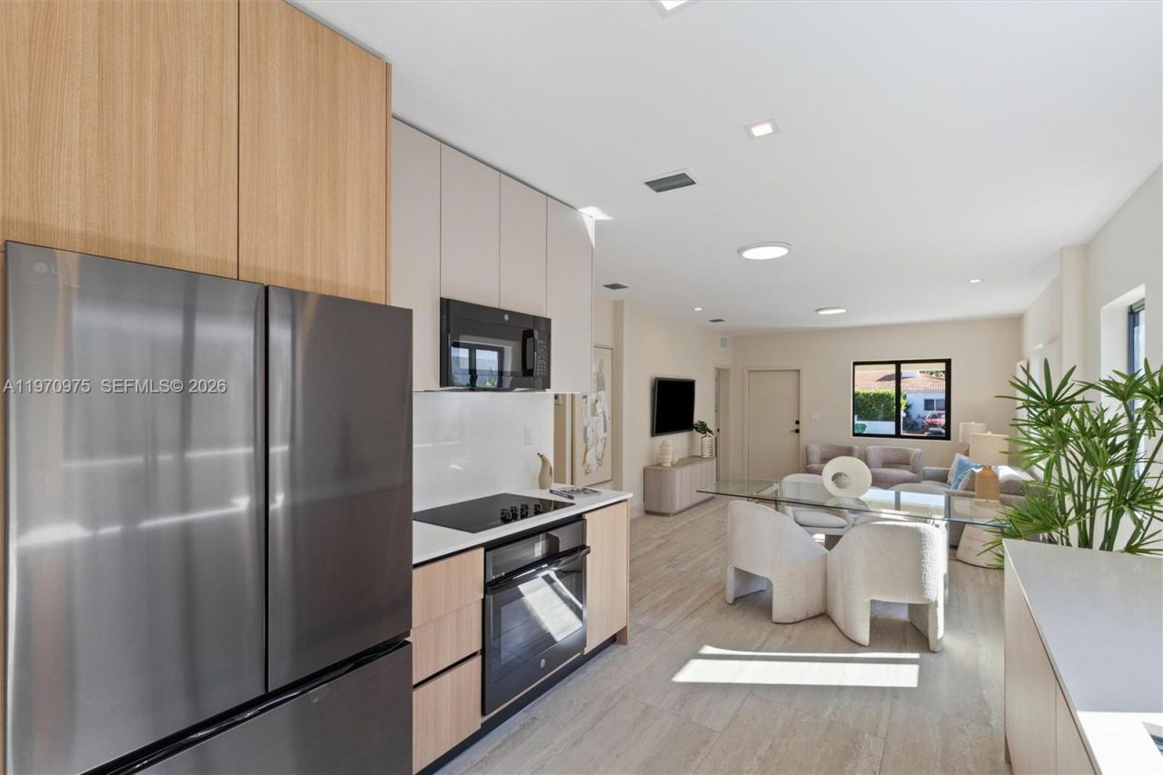 2385 SW 22nd Ter, Miami, FL 33145 Photo