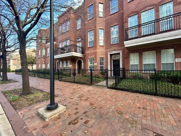 15826 Quorum Drive , Addison, TX 75001