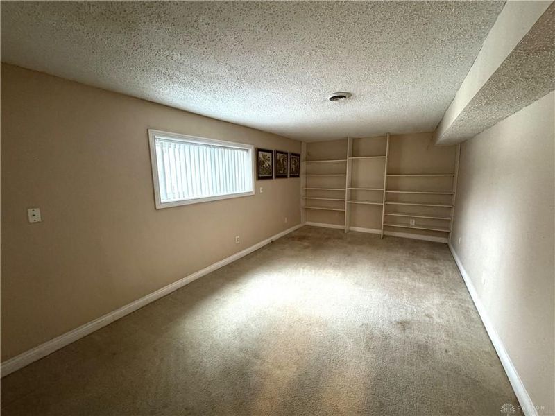 1740 E Lindsey Avenue, Miamisburg, OH 45342 Photo 12