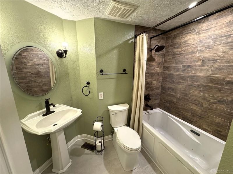 1740 E Lindsey Avenue, Miamisburg, OH 45342 Photo 13