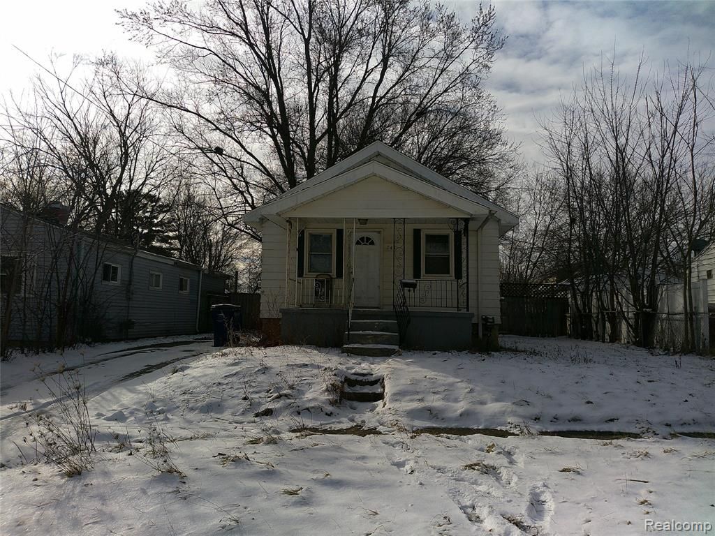 741 Barrie Avenue, Flint, MI 48507 Main Photo