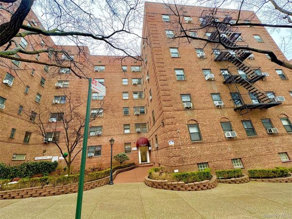 102-45 67th Rd , Unit 2R, Forest Hills, NY 11375