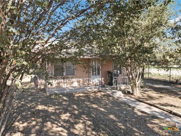 1113 N Old Highway 81, Kyle, TX 78640