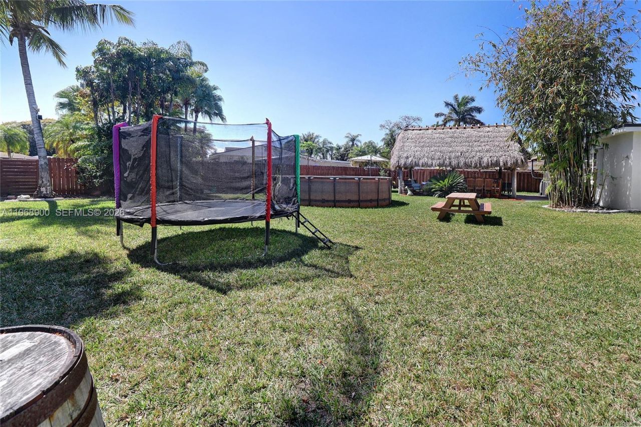 9000 SW 184th Ter, Cutler Bay, FL 33157 Photo